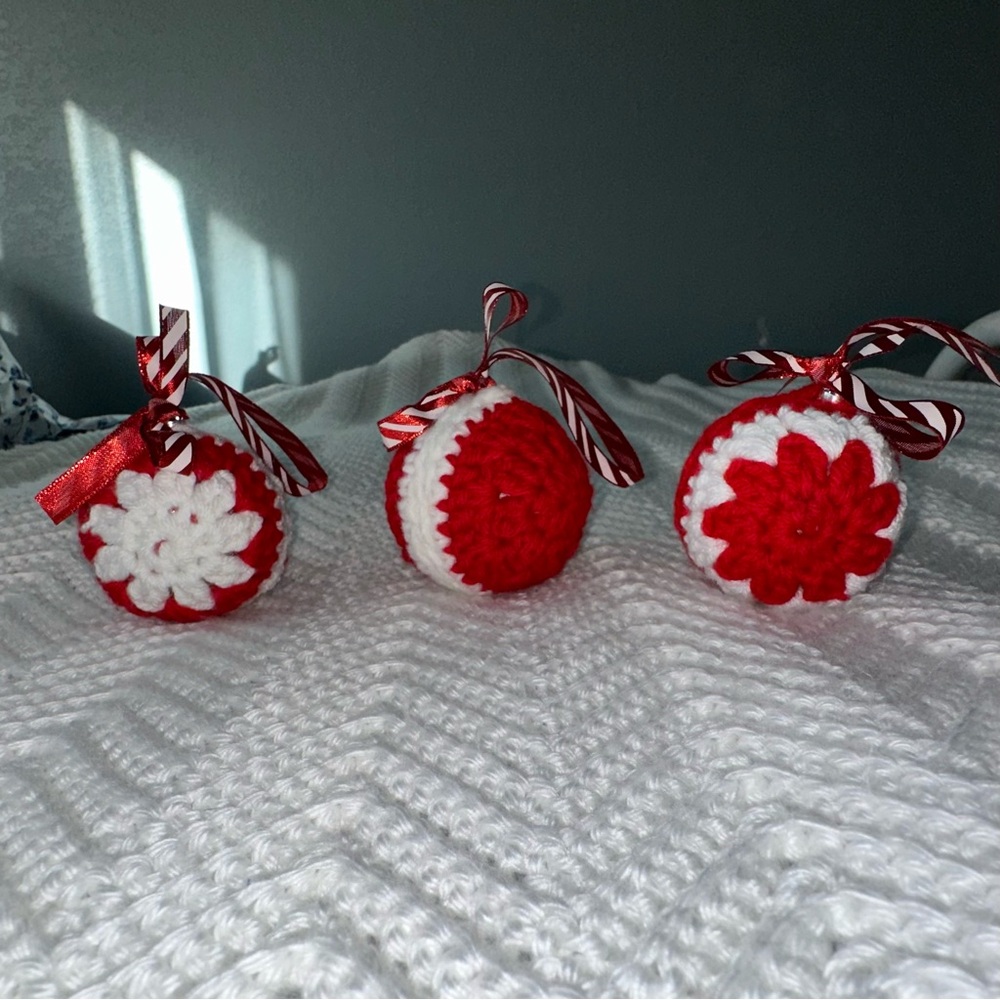 Three red and white hand crocheted Christmas ornaments- new - Picture 2 of 2